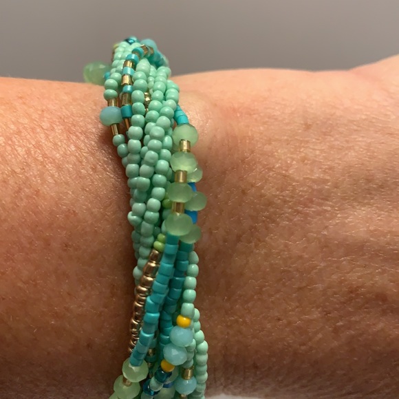 Multi Strand Green and Gold Bead Bracelet with Adjustable Pull Clasp - Picture 2 of 6